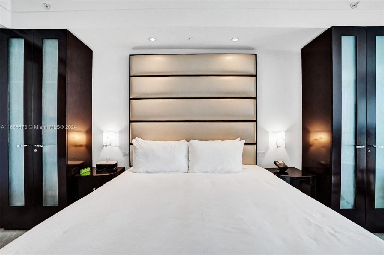 4391 Collins Ave, Unit 915, Miami Beach, FL 33140 Photo