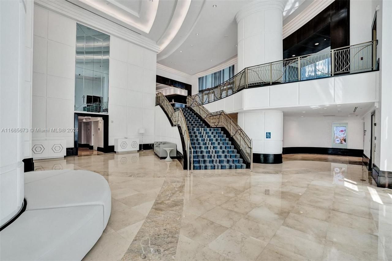 4391 Collins Ave, Unit 915, Miami Beach, FL 33140 Photo