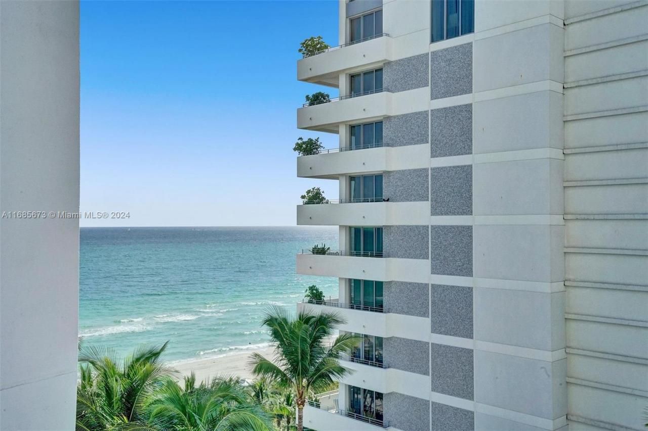 4391 Collins Ave, Unit 915, Miami Beach, FL 33140 Photo