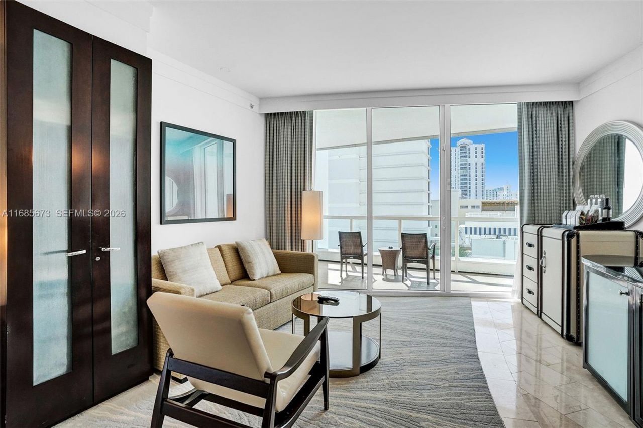 4391 Collins Ave, Unit 915, Miami Beach, FL 33140 Photo
