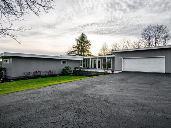 132 Random Rd, Corry, PA 16407