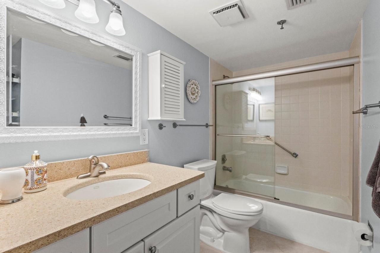 1001 Benjamin Franklin Drive, Unit 512, Sarasota, FL 34236 Photo