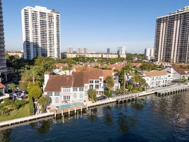 19555 NE 37th Ave, Aventura, FL 33180 Photo