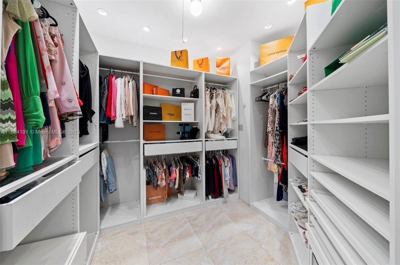 19555 NE 37th Ave, Aventura, FL 33180 Photo