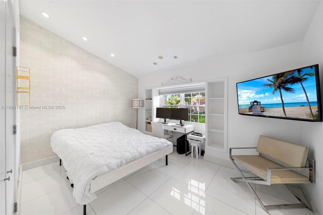 19555 NE 37th Ave, Aventura, FL 33180 Photo