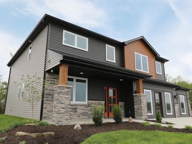 14201 Verona Lakes Passage, Fort Wayne, IN 46814