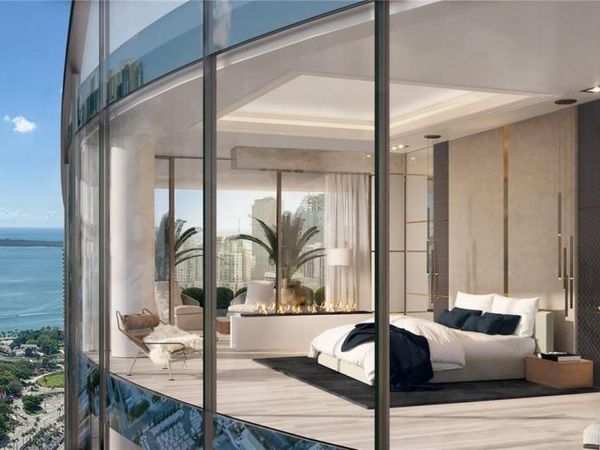 851 NE 1st Ave, Unit PH 5700, Miami, FL 33132