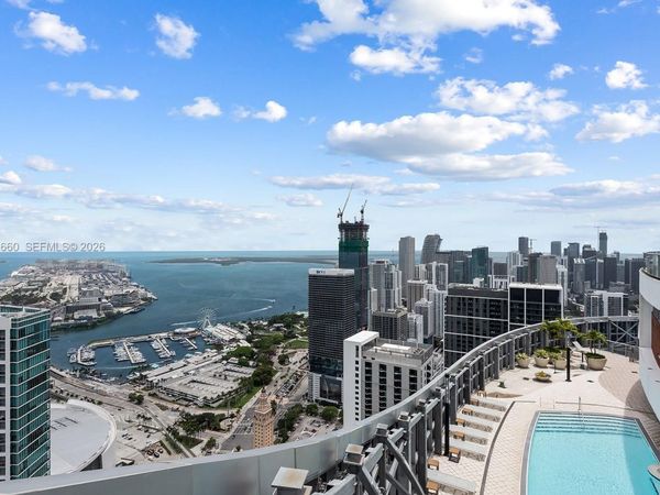 851 NE 1st Ave, Unit PH 5700, Miami, FL 33132