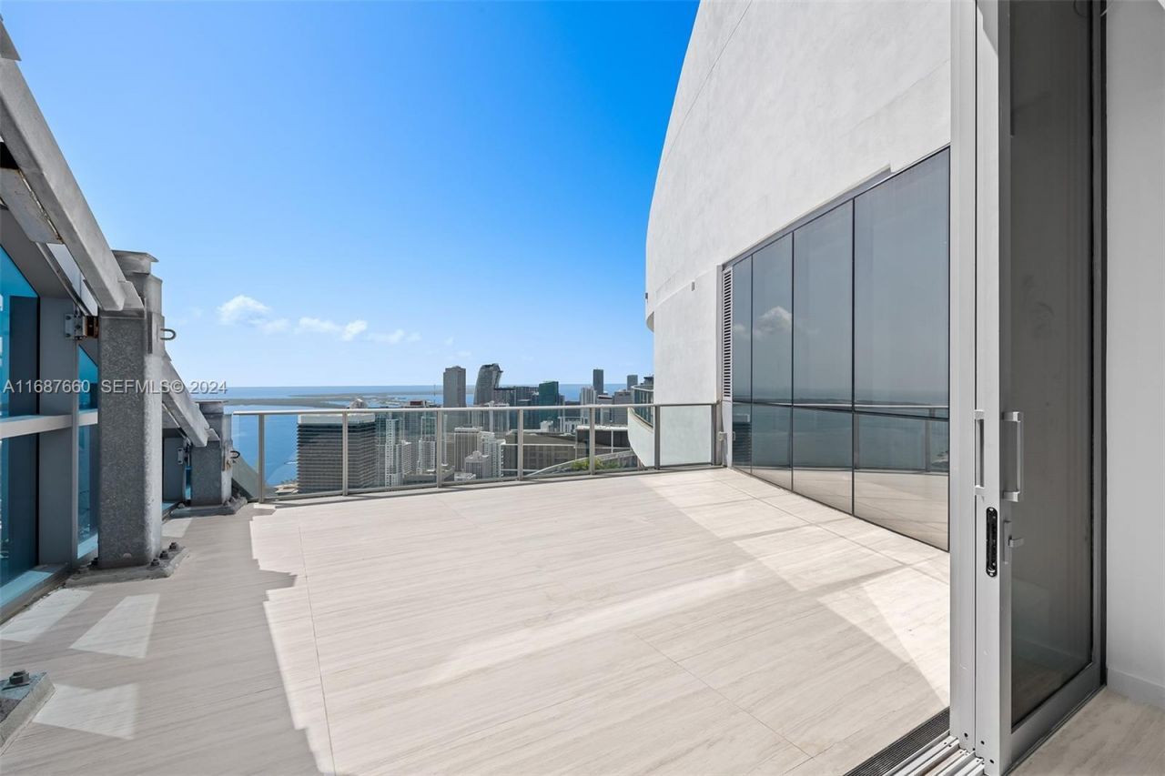 851 NE 1st Ave, Unit PH 5700, Miami, FL 33132 Photo