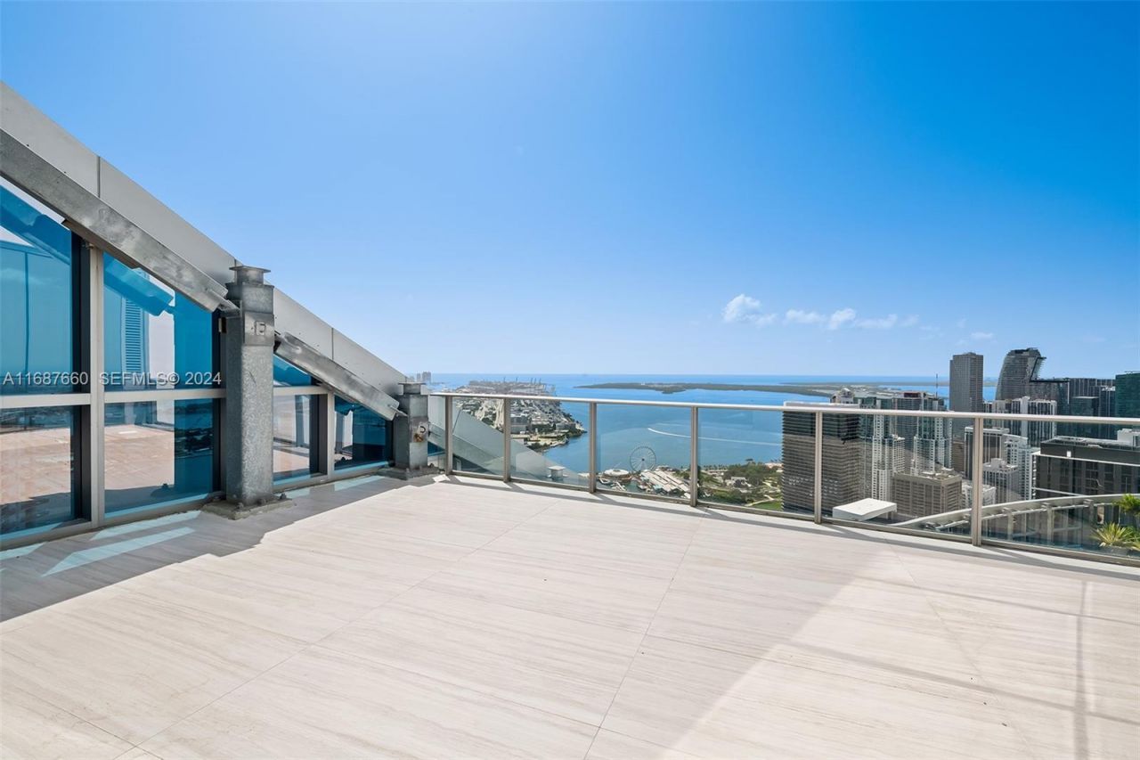 851 NE 1st Ave, Unit PH 5700, Miami, FL 33132 Photo