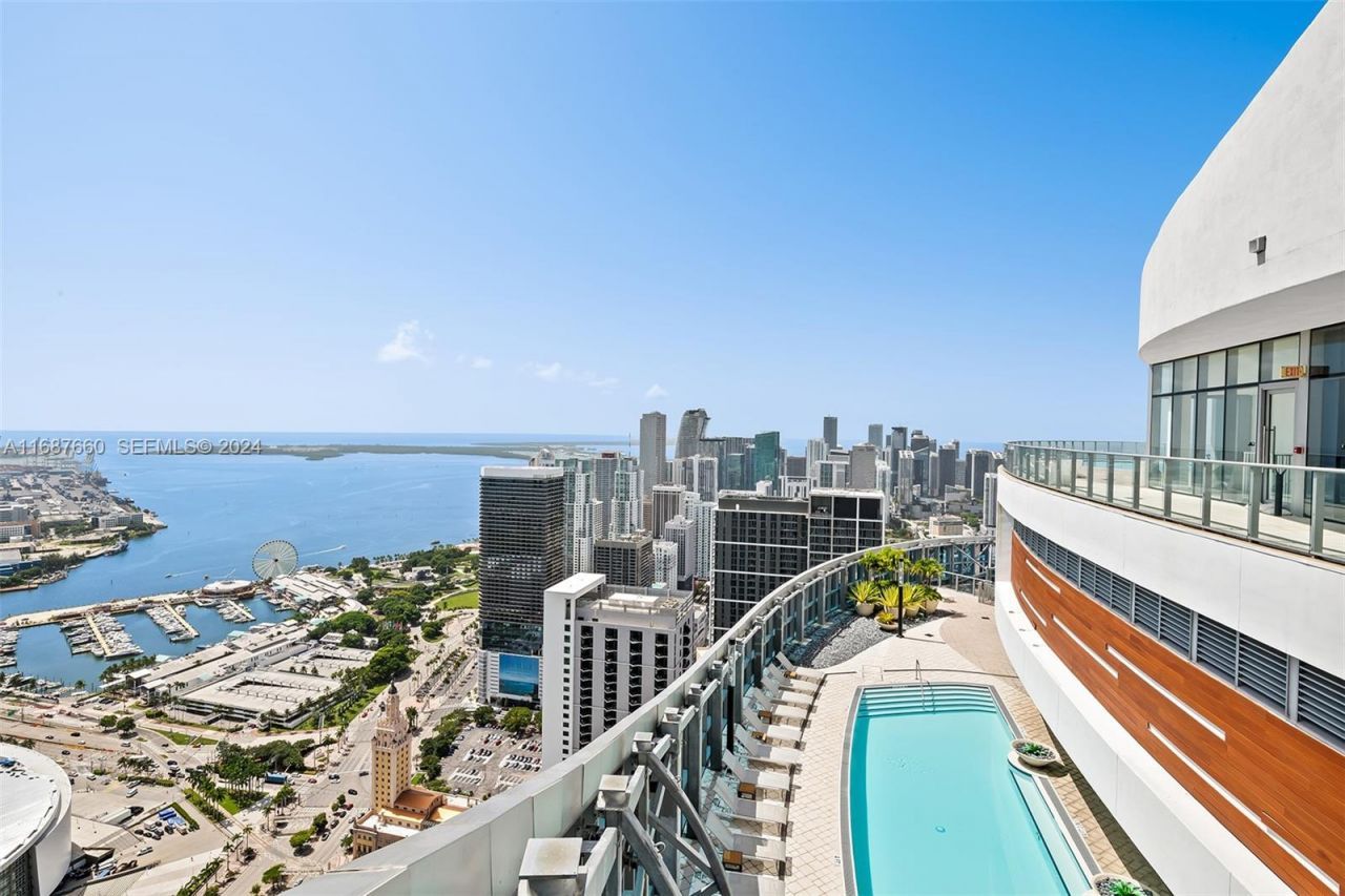 851 NE 1st Ave, Unit PH 5700, Miami, FL 33132 Photo
