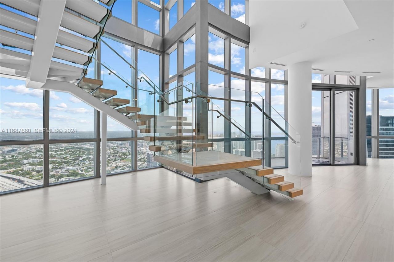 851 NE 1st Ave, Unit PH 5700, Miami, FL 33132 Photo