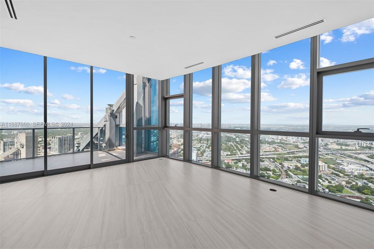 851 NE 1st Ave, Unit PH 5700, Miami, FL 33132 Photo