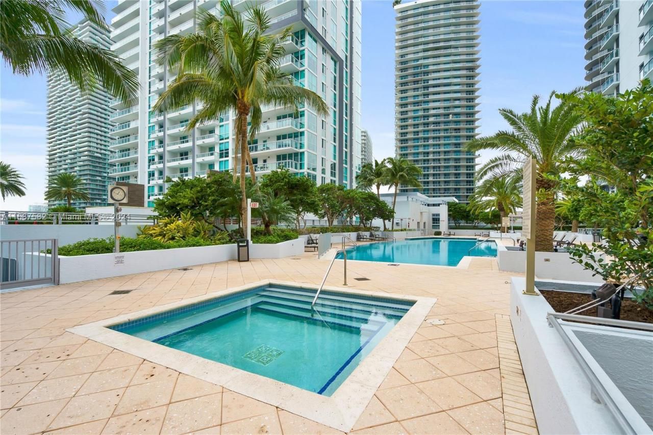 1060 Brickell Ave, Unit 409, Miami, FL 33131 Photo