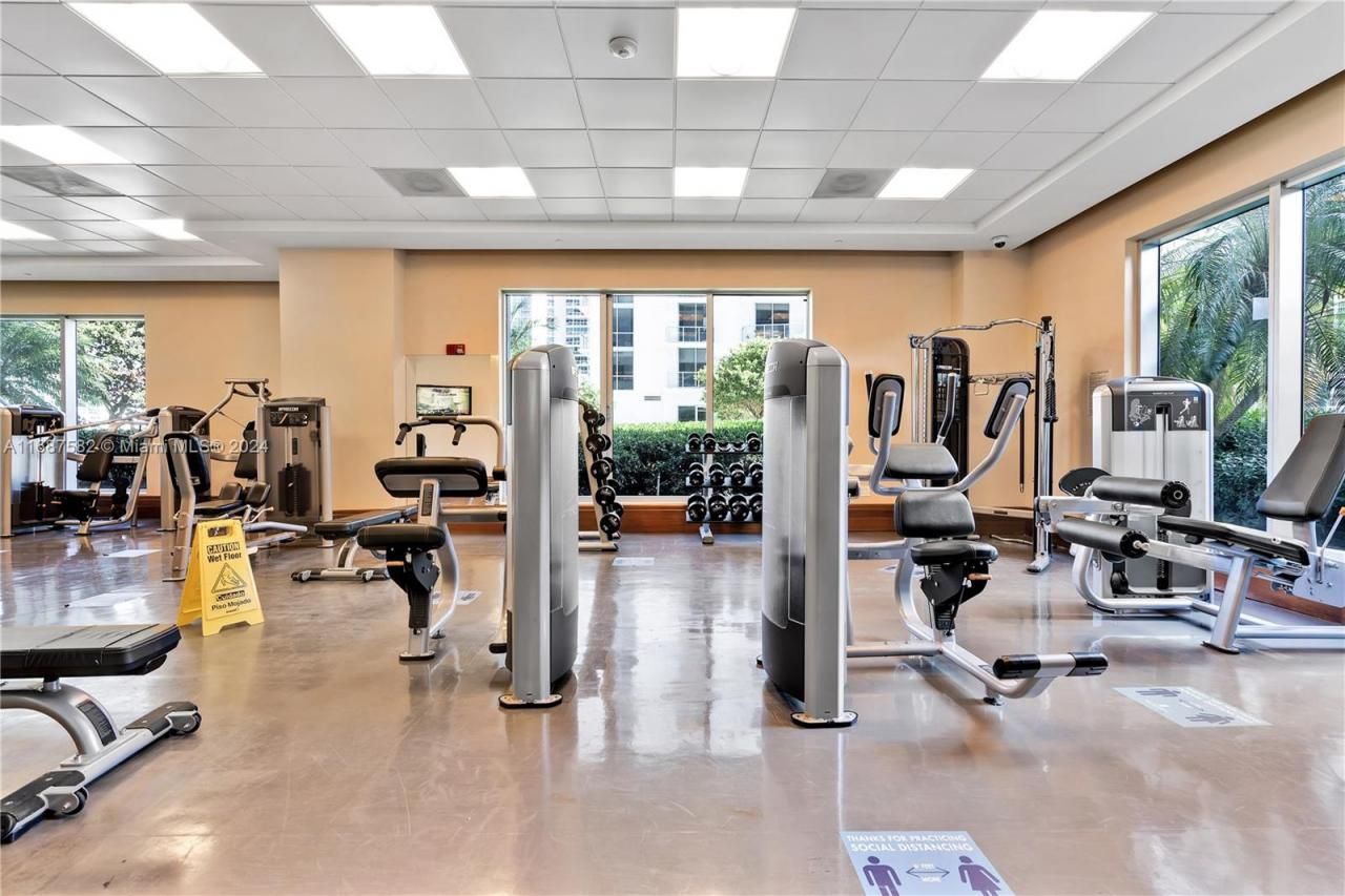 1060 Brickell Ave, Unit 409, Miami, FL 33131 Photo