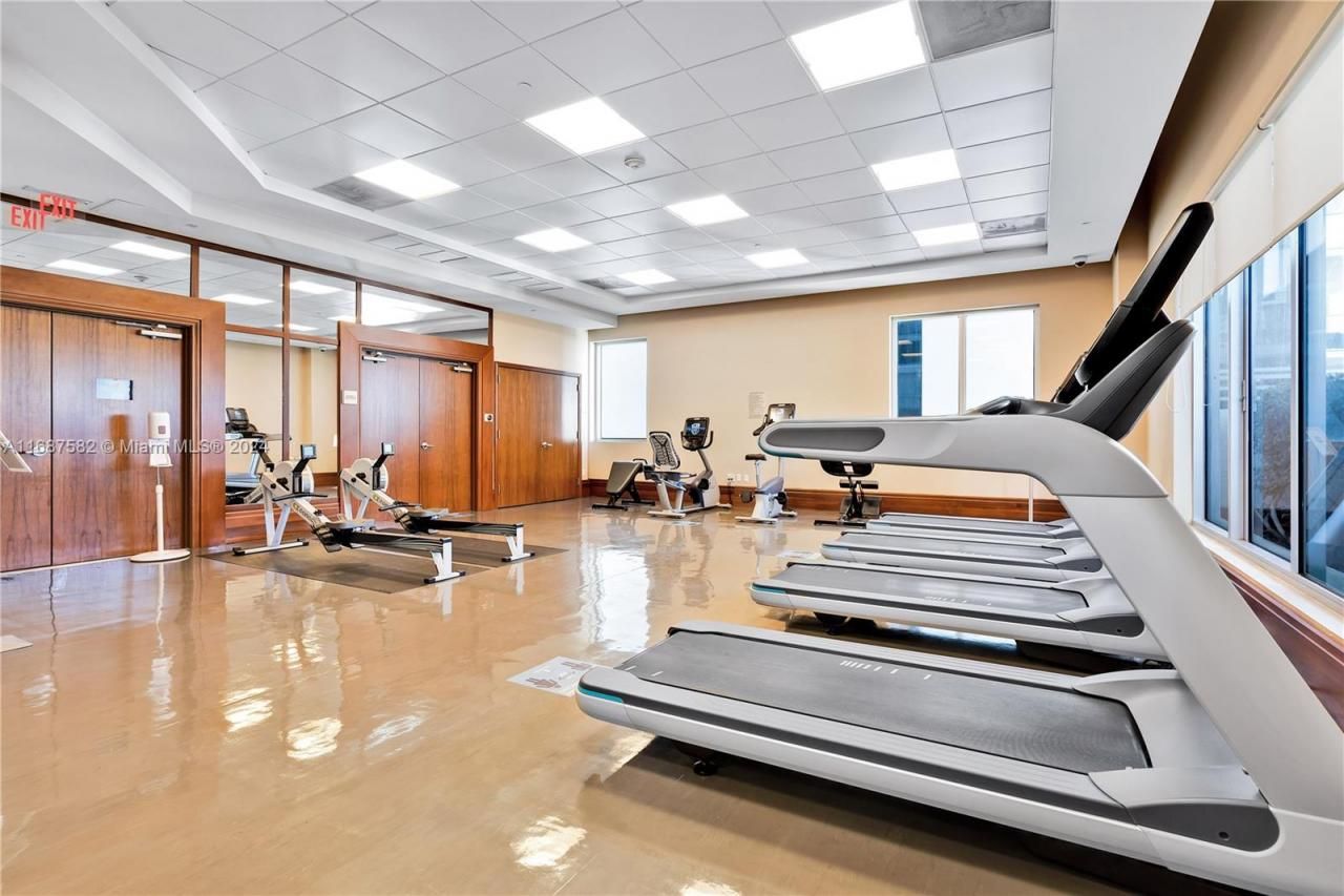 1060 Brickell Ave, Unit 409, Miami, FL 33131 Photo