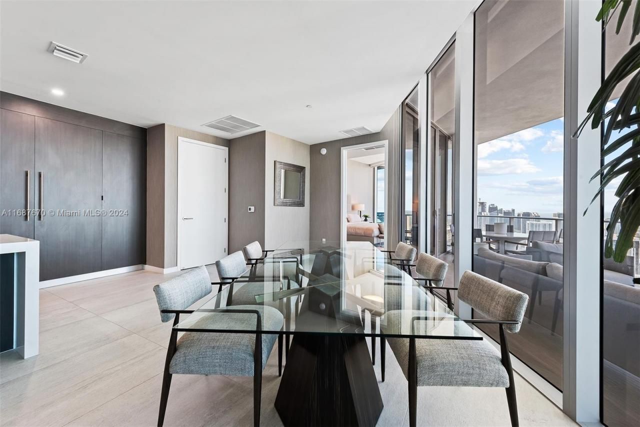 851 NE 1st Ave, Unit PH 5112, Miami, FL 33132 Photo