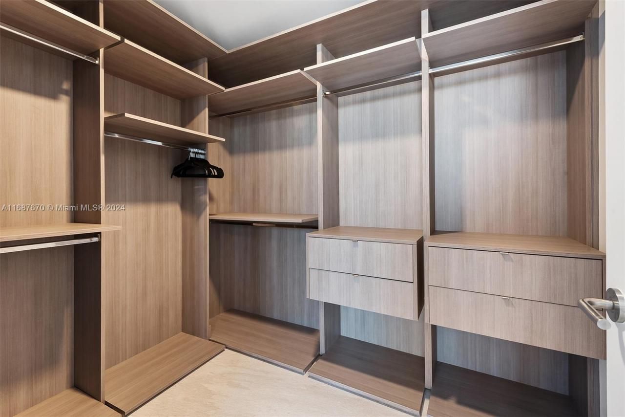 851 NE 1st Ave, Unit PH 5112, Miami, FL 33132 Photo