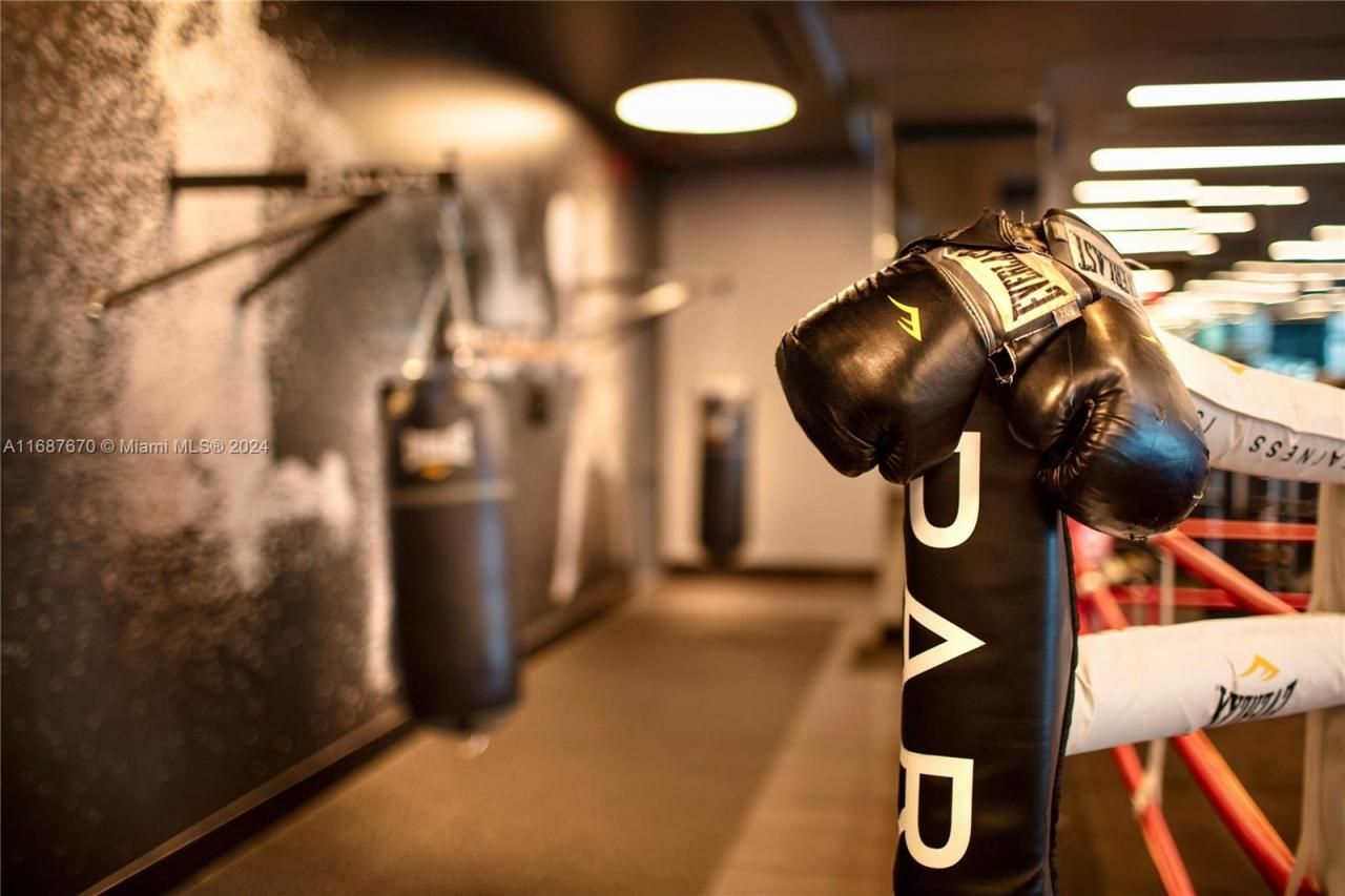 851 NE 1st Ave, Unit PH 5112, Miami, FL 33132 Photo