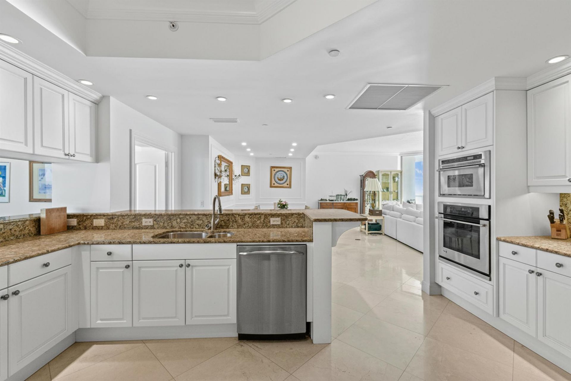 4600 N Ocean Drive, Unit 902, Singer Island, FL 33404 Photo