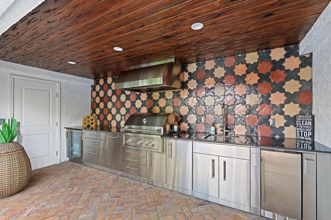 112 Roosevelt Place, West Palm Beach, FL 33405 Photo