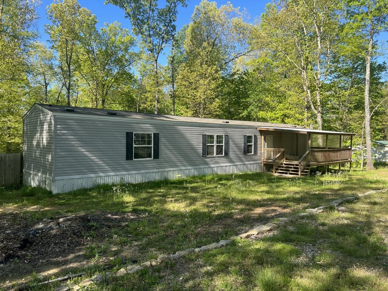 1049 Rodgers Rd, Crossville, TN 38572 Main Photo