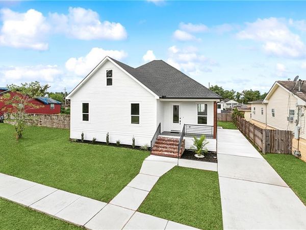 5134 GALLIER Drive, New Orleans, LA 70126