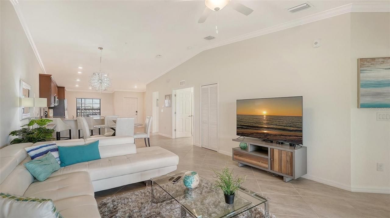 5710 Palmer Circle, Unit 201, Bradenton, FL 34211 Photo