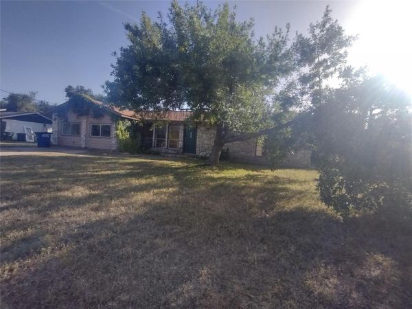 1811 Lone Oak DR, Leander, TX 78641