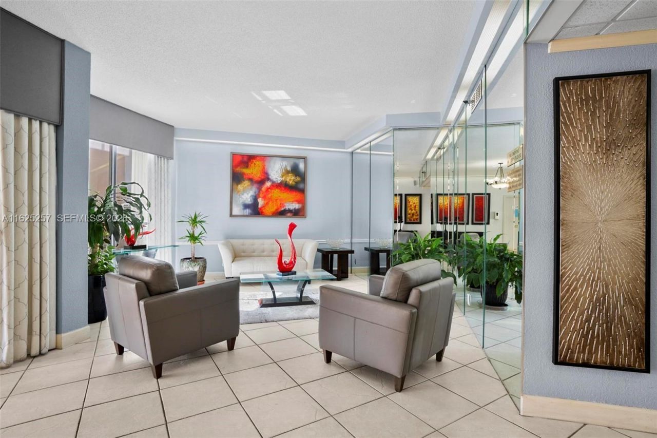 1000 Saint Charles Pl, Unit 522, Pembroke Pines, FL 33026 Photo