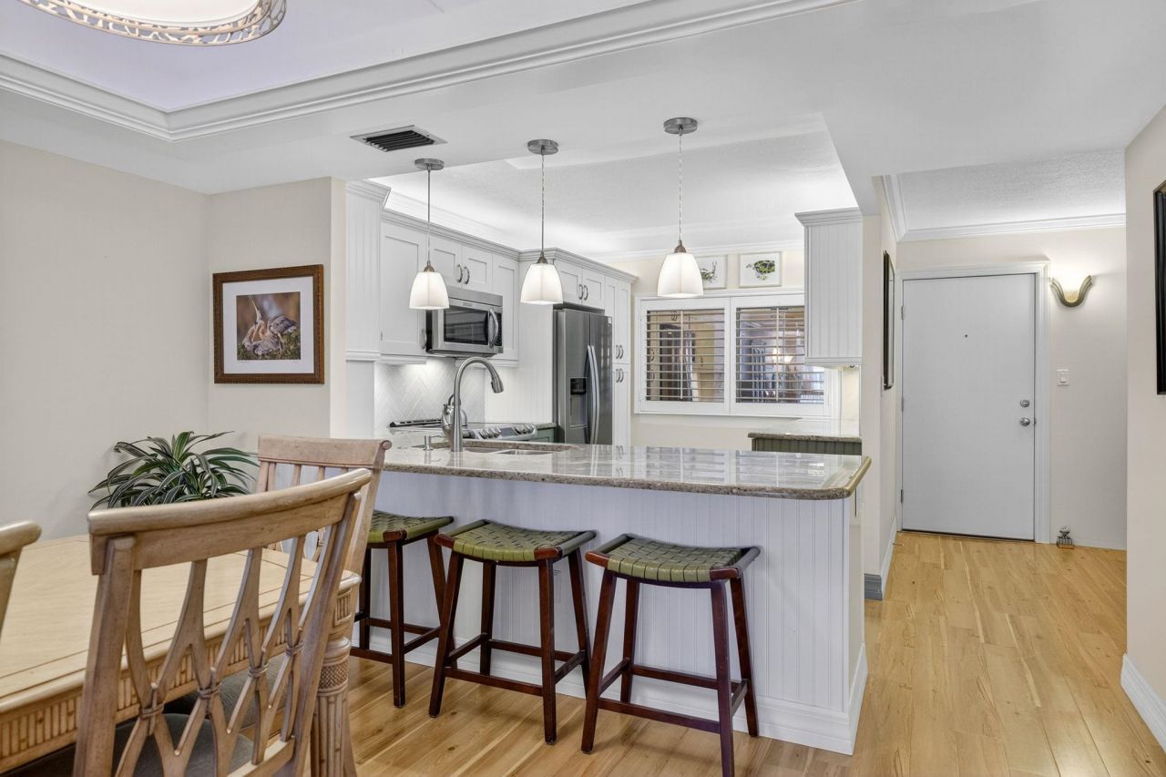 200 Periwinkle Way, Unit 232, Sanibel, FL 33957 Photo