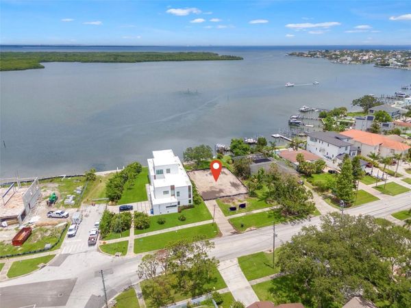 6151 BAYOU GRANDE BOULEVARD NE, ST PETERSBURG, FL 33703