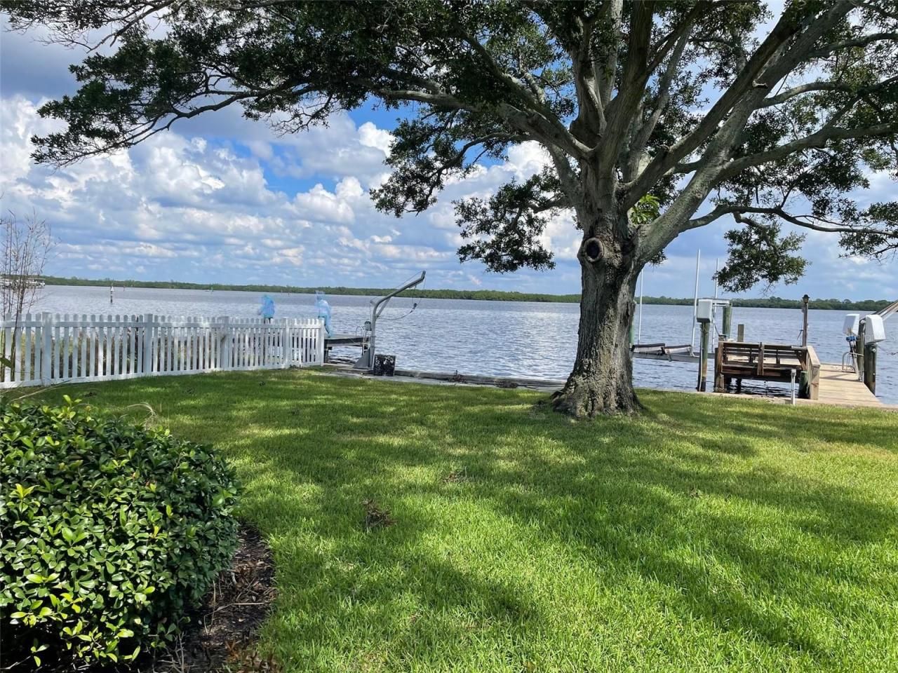 6151 Bayou Grande Boulevard Ne, Saint Petersburg, FL 33703 Photo