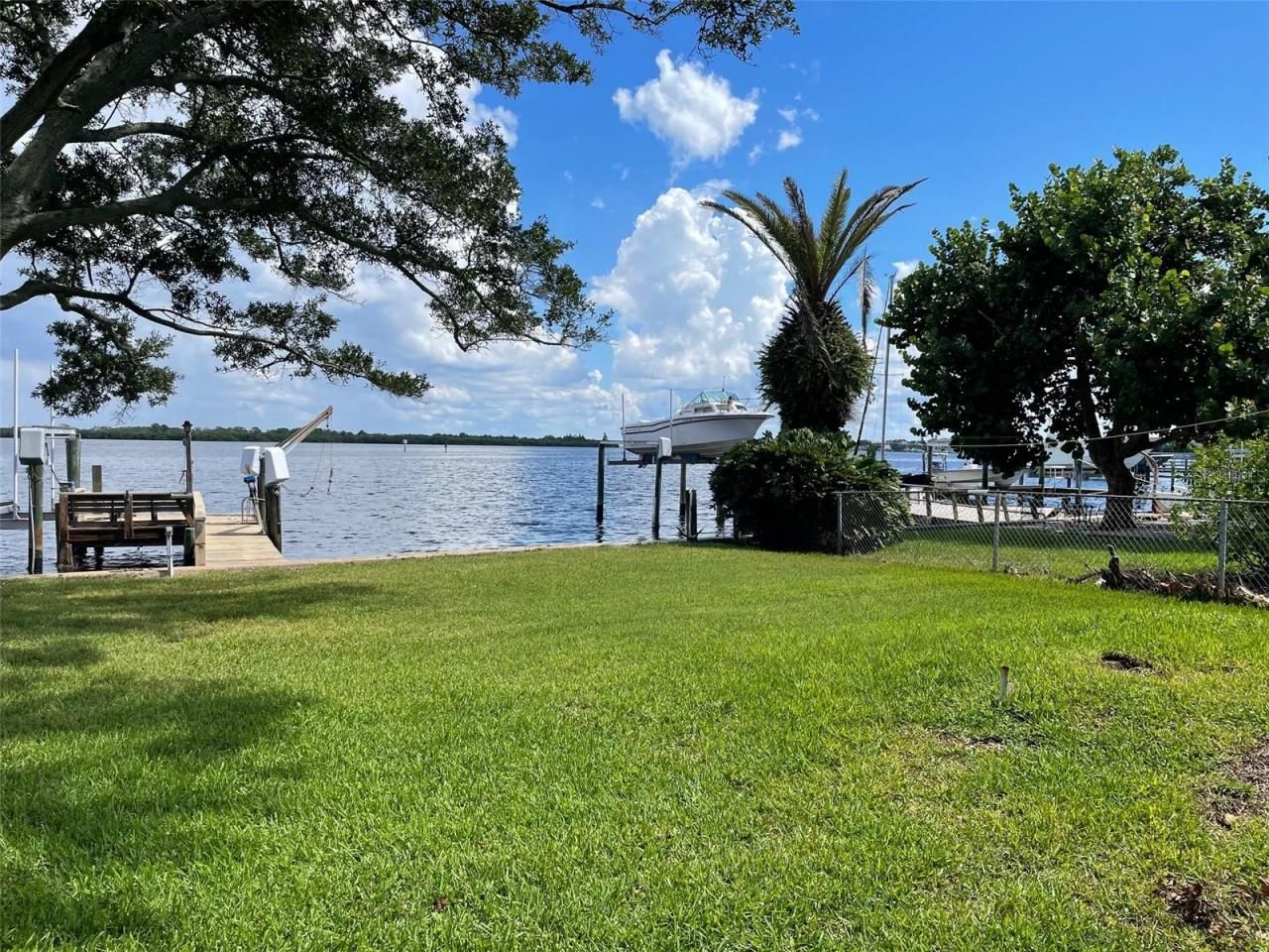 6151 Bayou Grande Boulevard Ne, Saint Petersburg, FL 33703 Photo