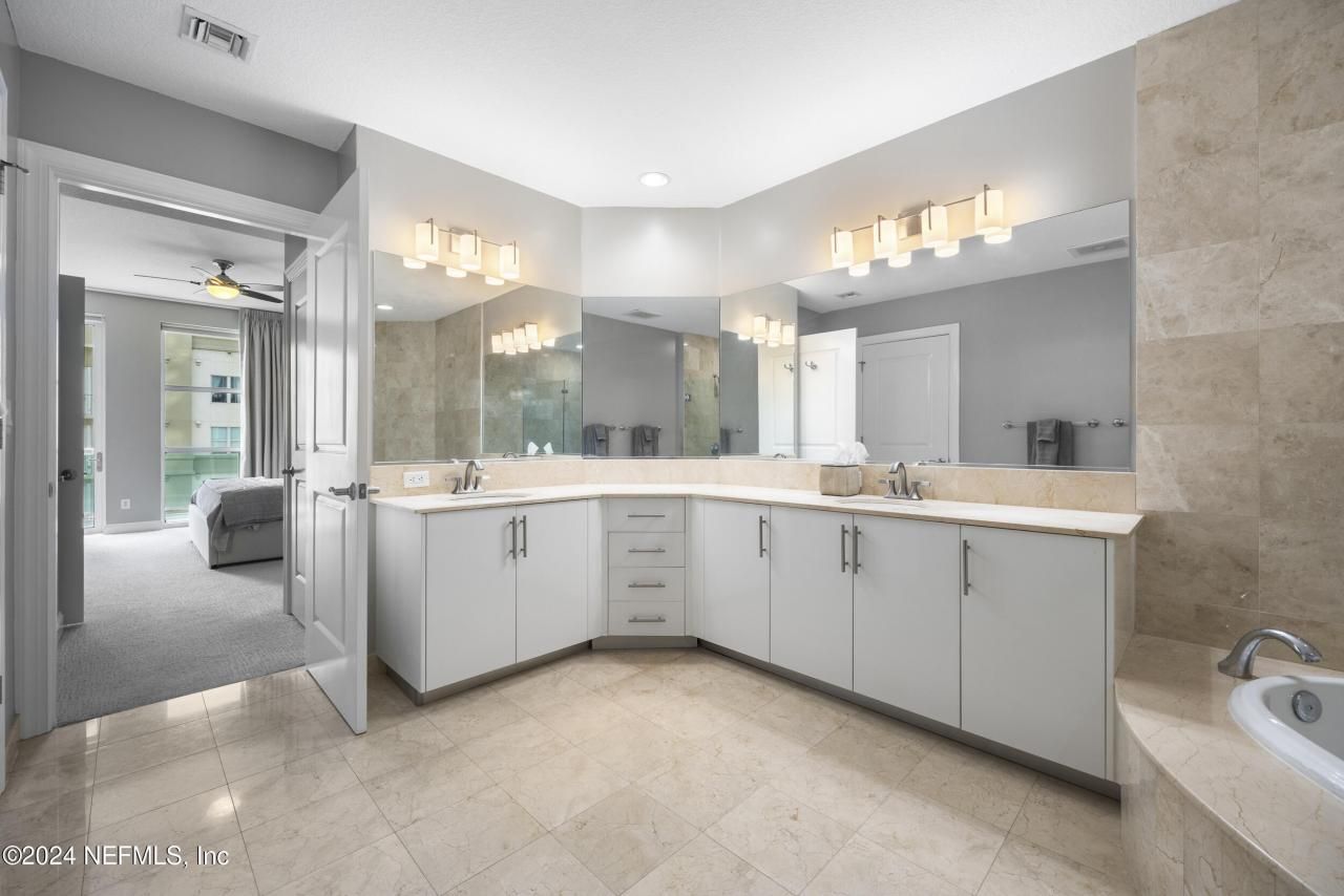 1431 Riverplace Boulevard, Unit 2602, Jacksonville, FL 32207 Photo