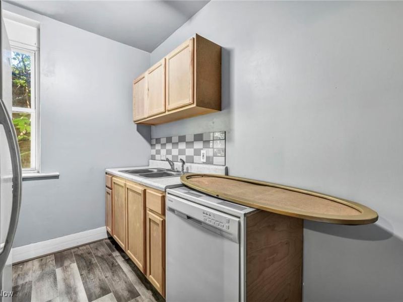 3226 Euclid Avenue, Cleveland, OH 44115 Photo 13