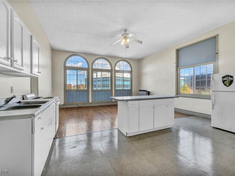 3226 Euclid Avenue, Cleveland, OH 44115 Photo 23