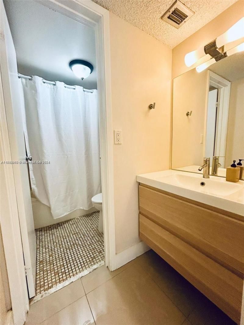 Please Call For Address, Unit 409, Miami Beach, FL 33140 Photo