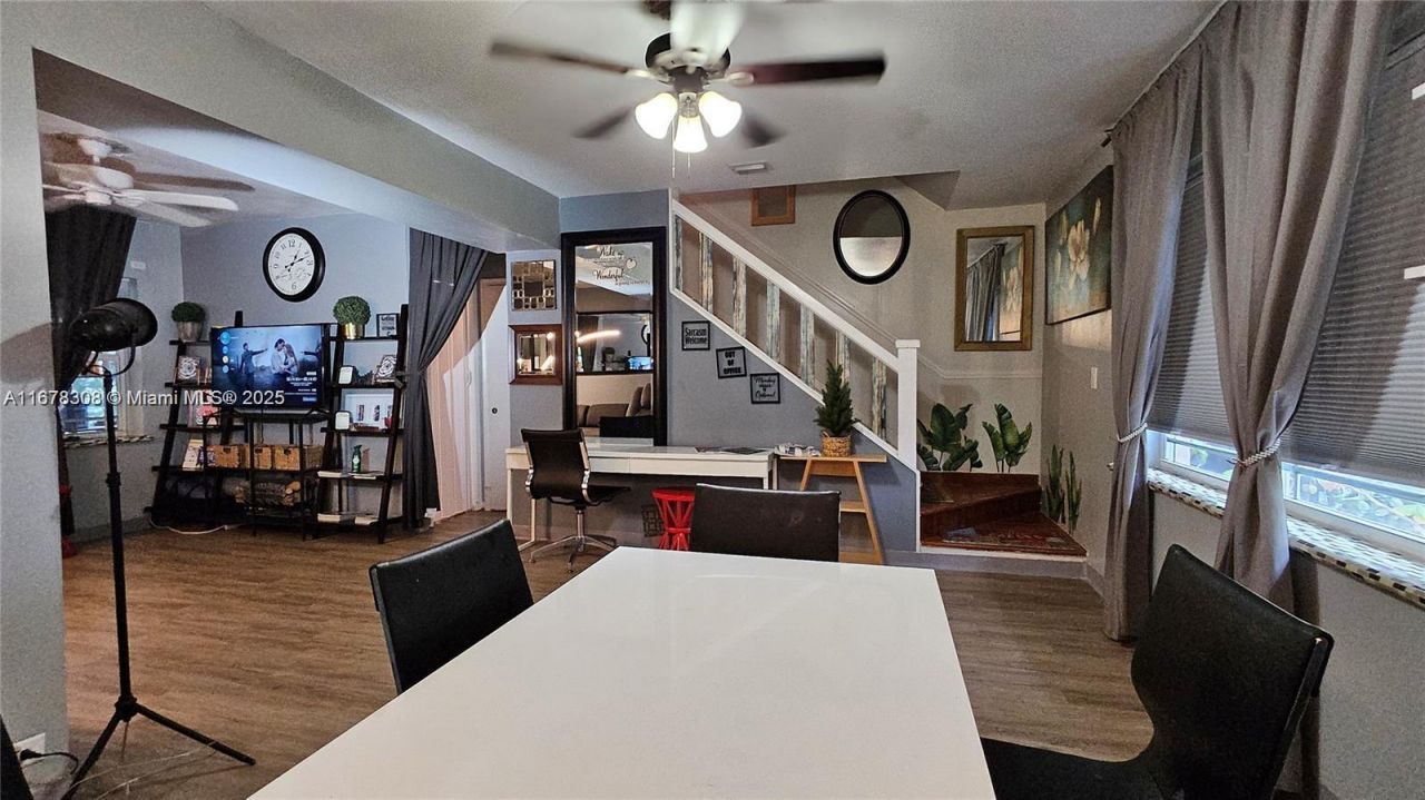 3600 SW S Le Jeune Rd, Unit 3600, Coral Gables, FL 33134 Photo