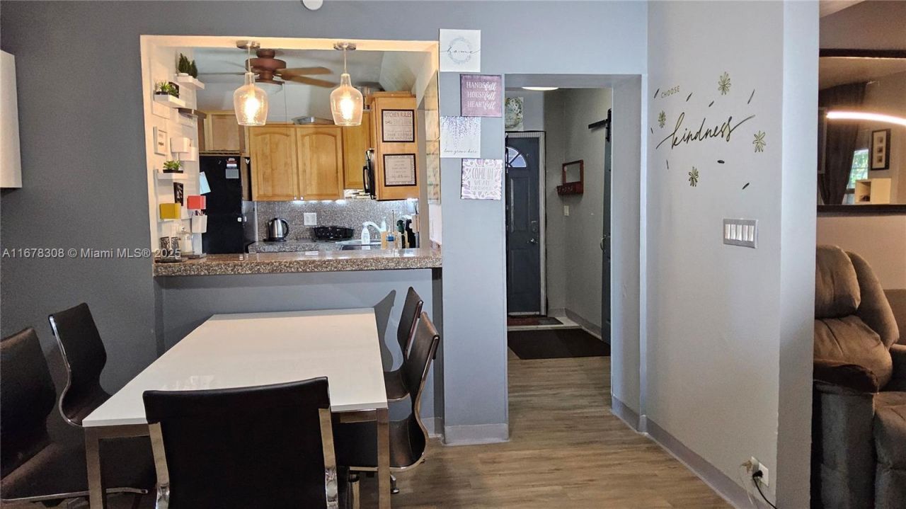 3600 SW S Le Jeune Rd, Unit 3600, Coral Gables, FL 33134 Photo