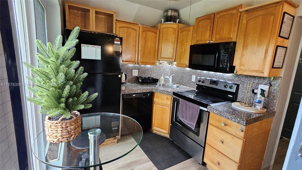 3600 SW S Le Jeune Rd, Unit 3600, Coral Gables, FL 33134 Photo