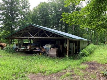 60 Ridgeway Sites Avenue, Minetto, NY 13115