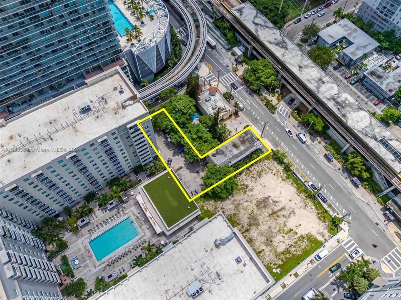 75 SW 11th St, Miami, FL 33130 Photo