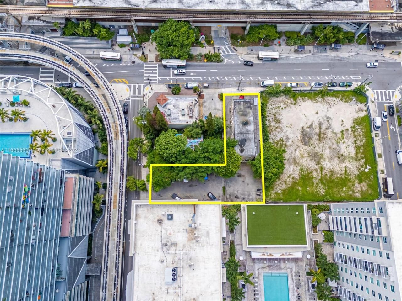 75 SW 11th St, Miami, FL 33130 Photo