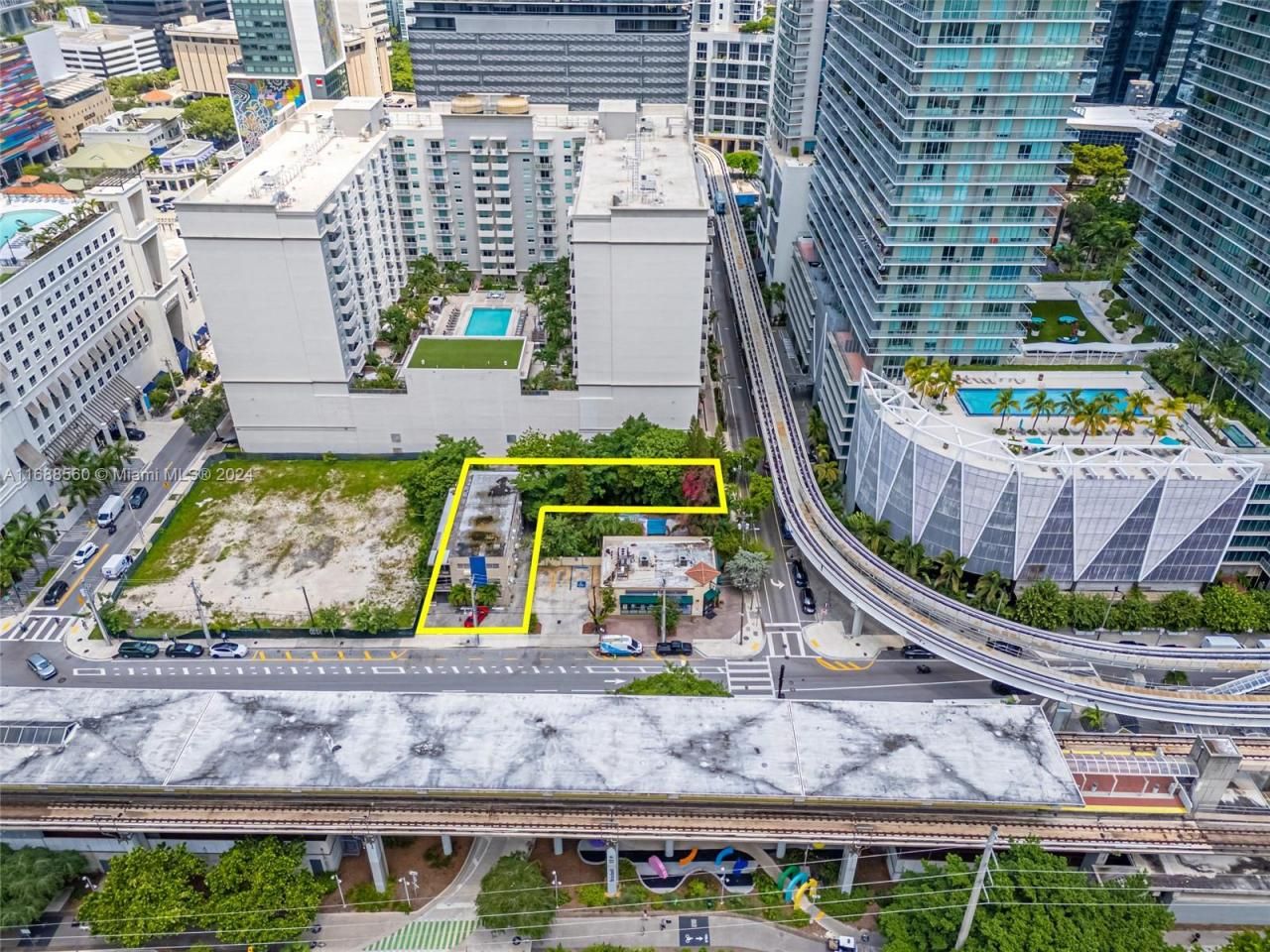 75 SW 11th St, Miami, FL 33130 Photo