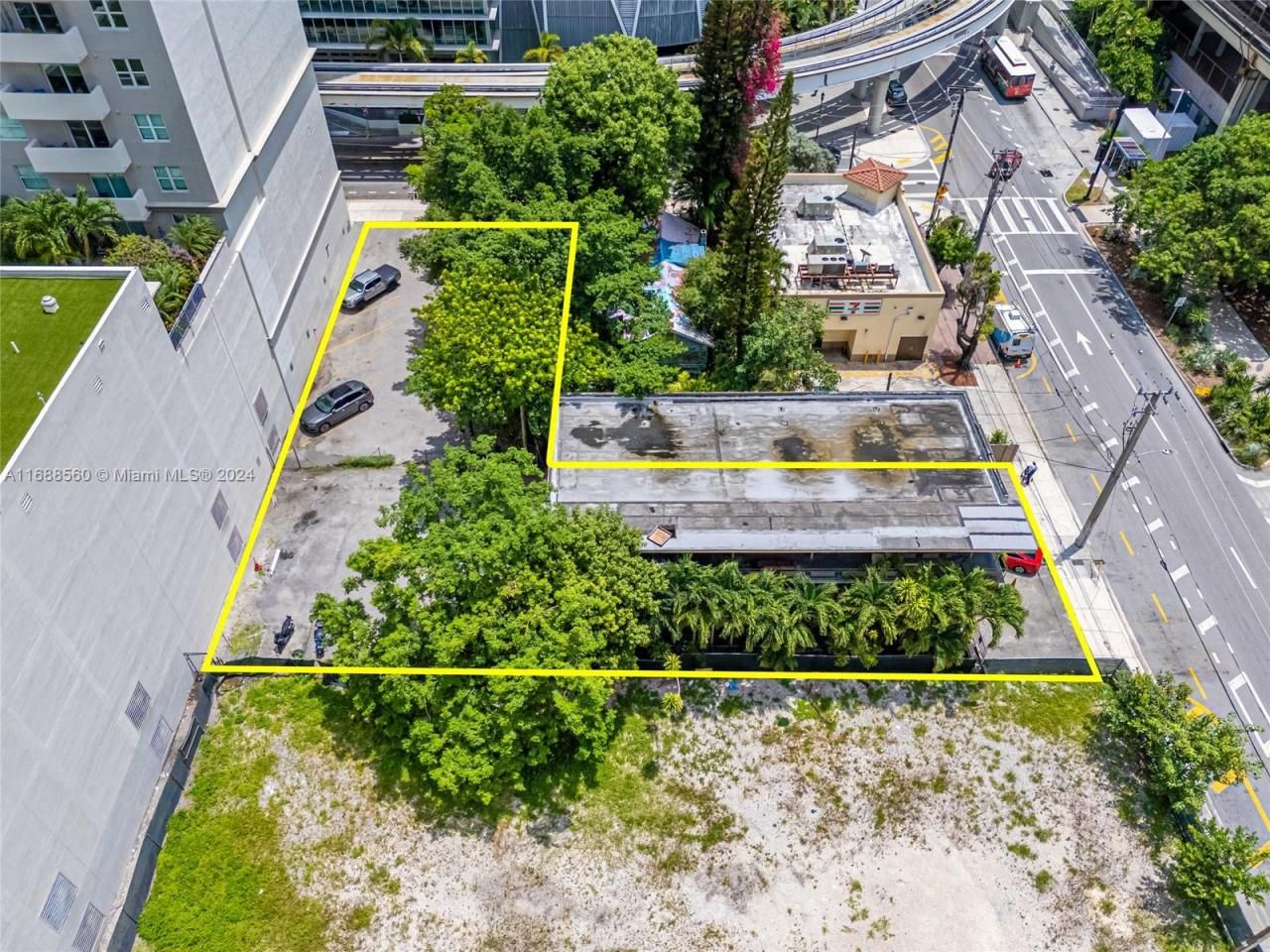 75 SW 11th St, Miami, FL 33130 Photo