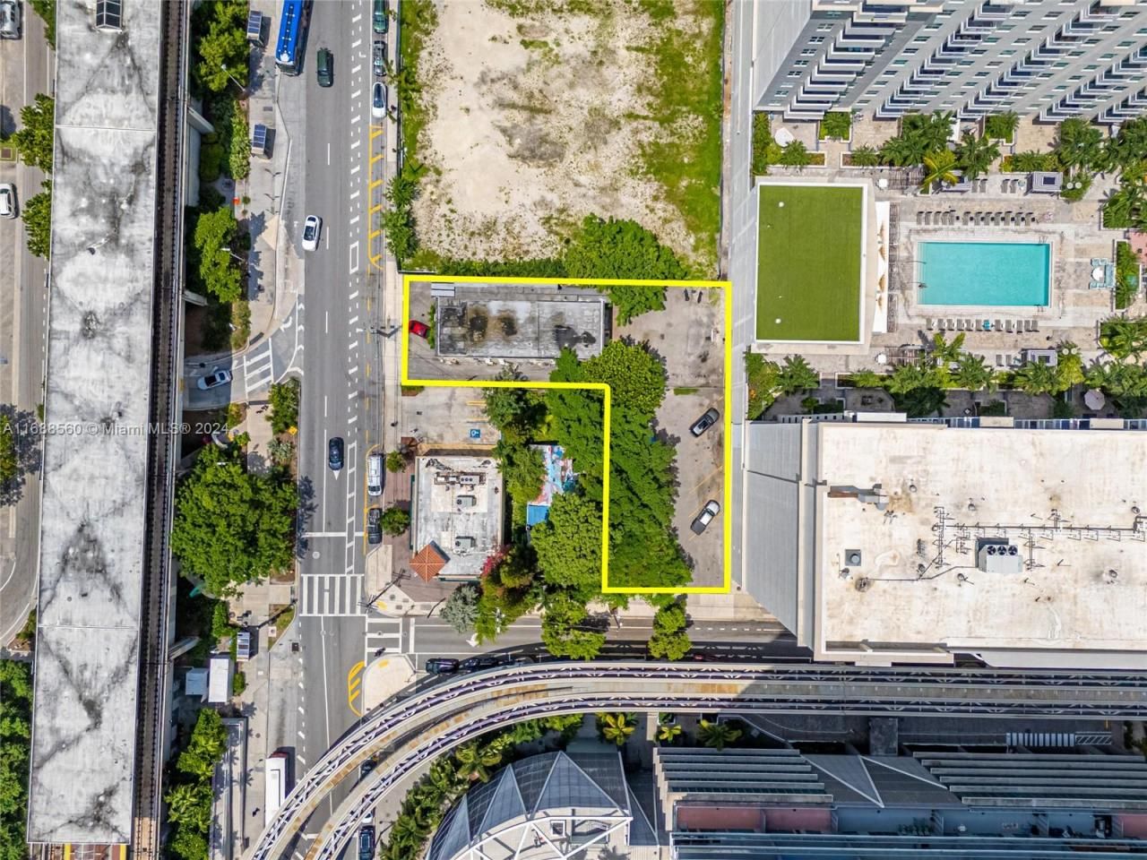 75 SW 11th St, Miami, FL 33130 Photo