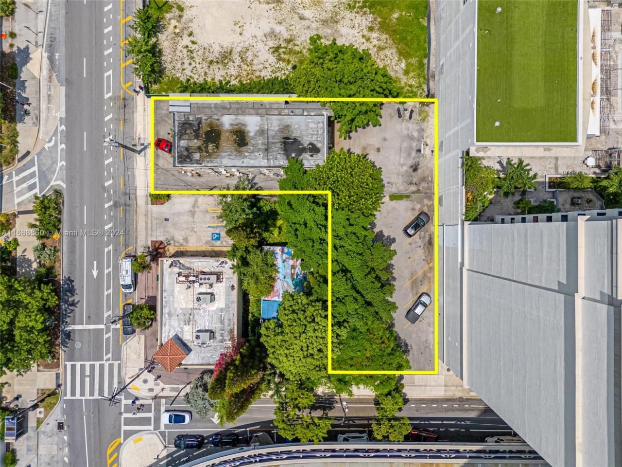 75 SW 11th St, Miami, FL 33130 Photo