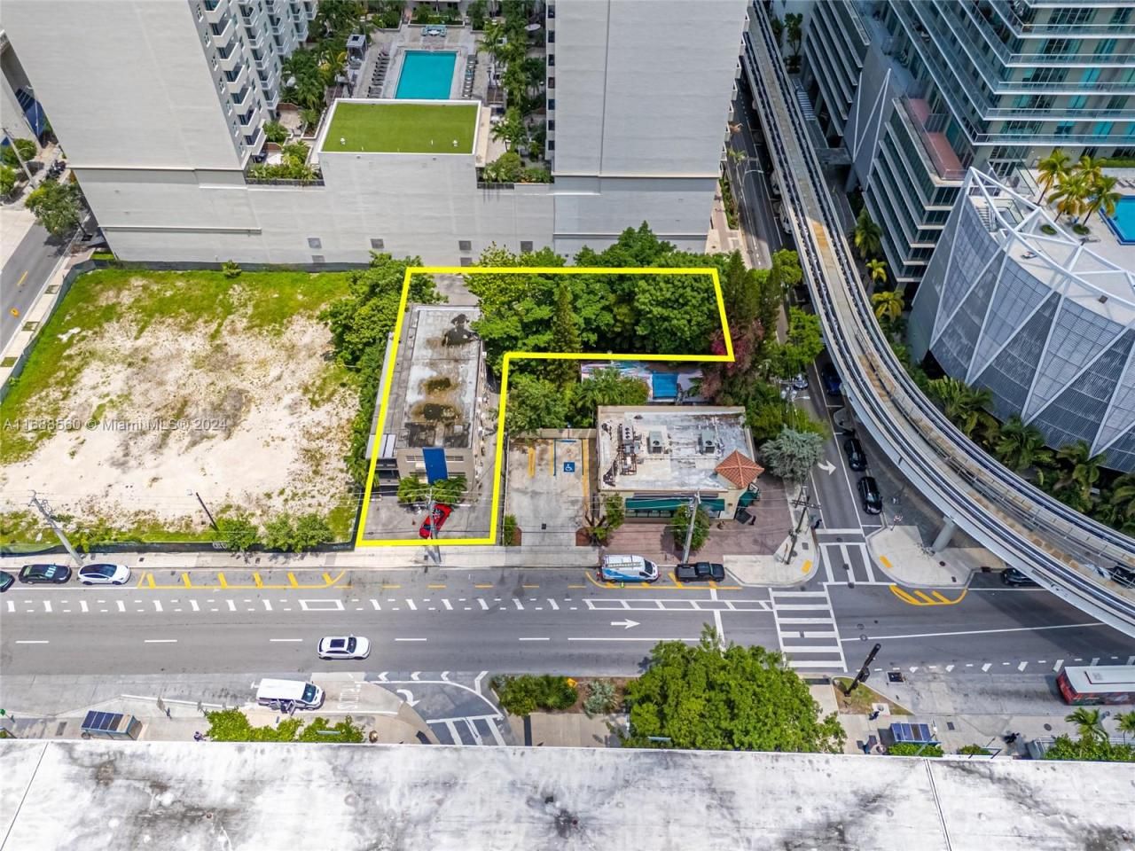 75 SW 11th St, Miami, FL 33130 Photo