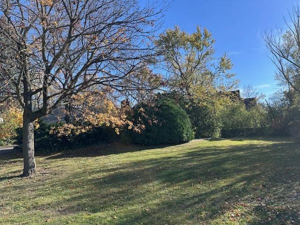 335 Countryside Court, Burr Ridge, IL 60527